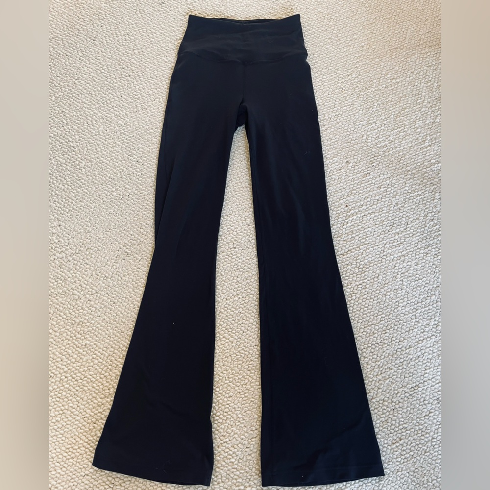 Lululemon Groove Super-High-Rise Flared Pant Nulu, Black Size 4